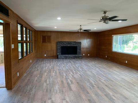 1730 E Cheryl Ln, Tulare, CA 93274 photo 3