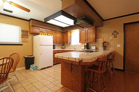 1497 E Walnut Ave, Tulare, CA 93274 photo 3