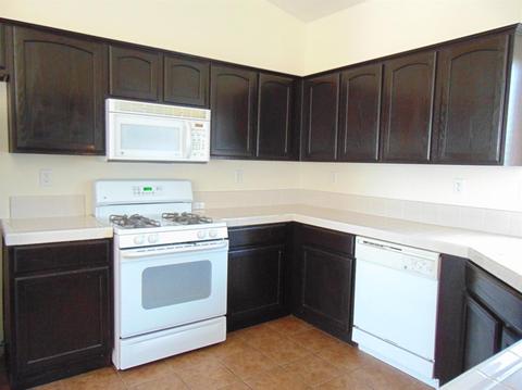 844 Driftwood Ave, Lemoore, CA 93245 photo 6