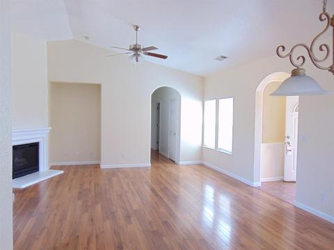 844 Driftwood Ave, Lemoore, CA 93245 photo 5