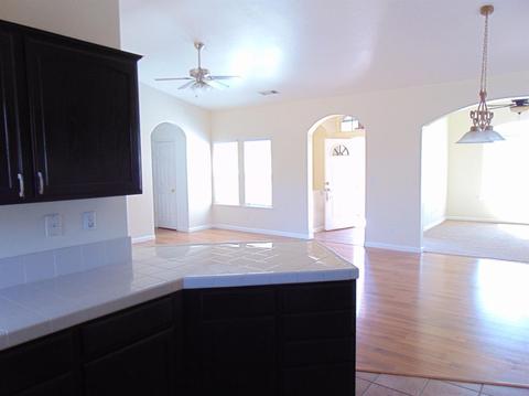 844 Driftwood Ave, Lemoore, CA 93245 photo 8