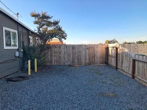 1142 E K, Visalia, CA 93292 photo 3