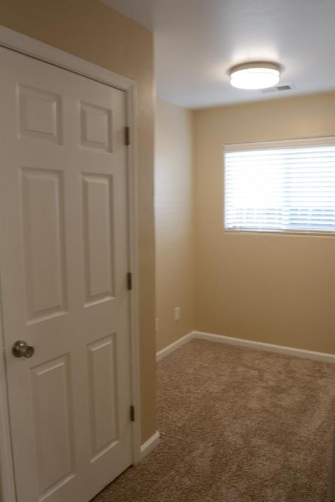 2525 E Chestnut Ave, Visalia, CA 93292 photo 10