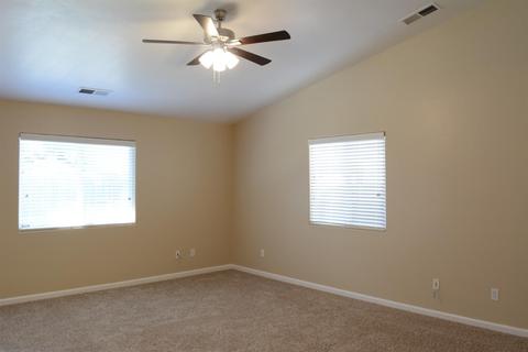 2525 E Chestnut Ave, Visalia, CA 93292 photo 2