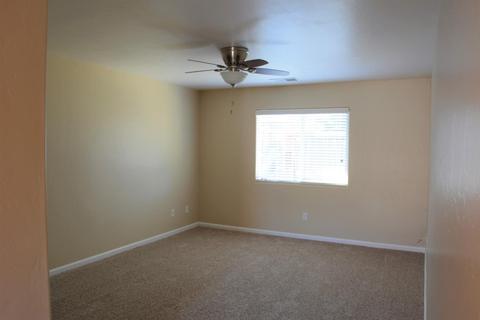 2525 E Chestnut Ave, Visalia, CA 93292 photo 7