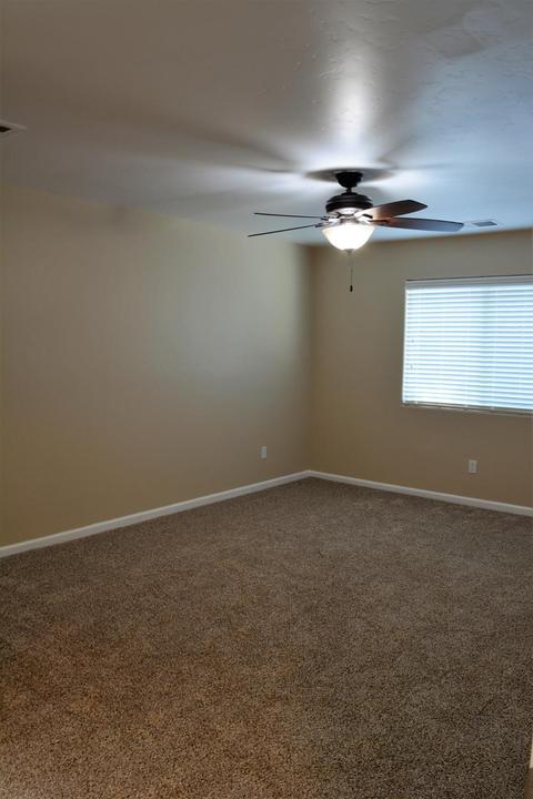 2525 E Chestnut Ave, Visalia, CA 93292 photo 22