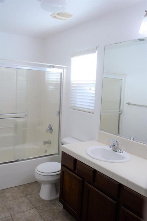 2525 E Chestnut Ave, Visalia, CA 93292 photo 21