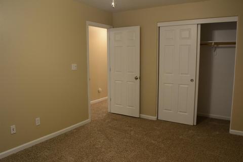 2525 E Chestnut Ave, Visalia, CA 93292 photo 13