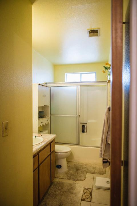 424 E Sunnyview Ct, Visalia, CA 93291 photo 8