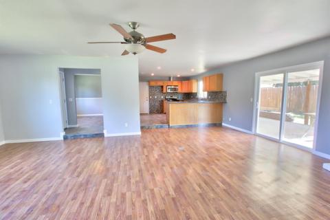 119 Evergreen Ave, Visalia, CA 93277 photo 15