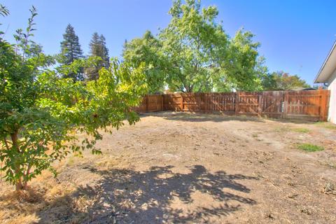 119 Evergreen Ave, Visalia, CA 93277 photo 18