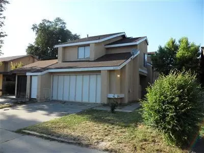 630 E Harold Ave, Visalia, CA 93292 photo 1