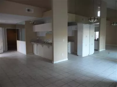 630 E Harold Ave, Visalia, CA 93292 photo 4