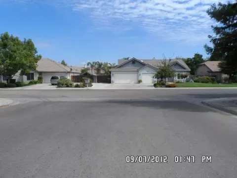 415 E Aspen Dr, Reedley, CA 93654 photo 1