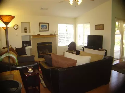 1267 Patsy St, Porterville, CA 93257 photo 5