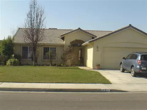 1267 Patsy St, Porterville, CA 93257 photo 2