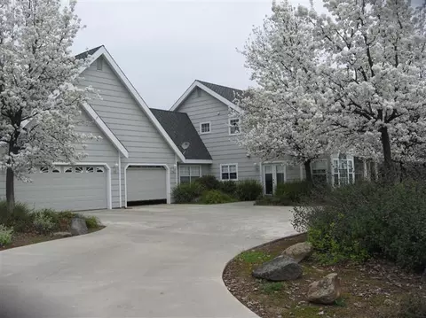 33508 Globe Dr, Springville, CA 93265 photo 1