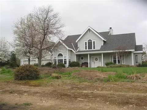 33508 Globe Dr, Springville, CA 93265 photo 2