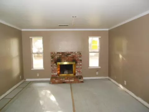 328 Beverly Pl, Exeter, CA 93221 photo 2
