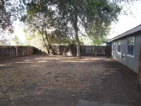 328 Beverly Pl, Exeter, CA 93221 photo 11
