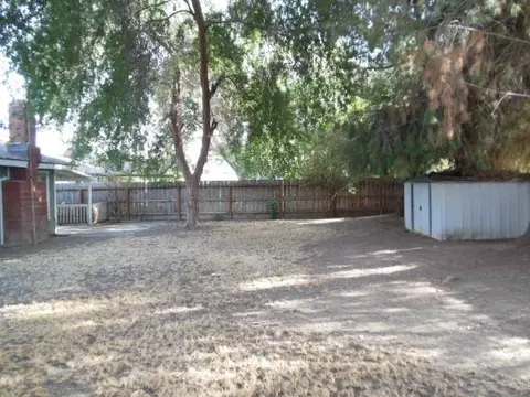 328 Beverly Pl, Exeter, CA 93221 photo 13