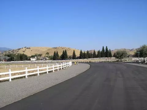 30886 Angus Loop Dr, Springville, CA 93265 photo 4