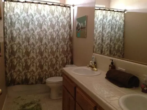 498 Camden, Lemoore, CA 93245 photo 7