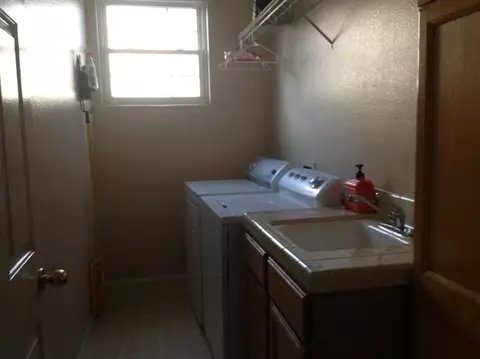 498 Camden, Lemoore, CA 93245 photo 2