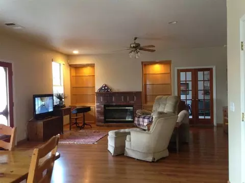 498 Camden, Lemoore, CA 93245 photo 17