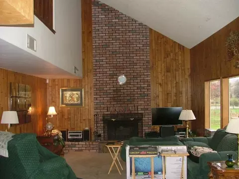 33751 Globe Dr, Springville, CA 93265 photo 3