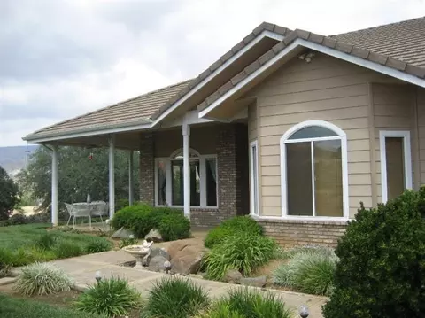 16478 Bonner Dr, Springville, CA 93265 photo 3