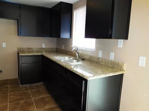 1111 N Patsy Dr, Porterville, CA 93257 photo 5