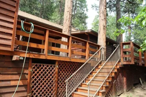 643 Loop Dr, Camp Nelson, CA 93208 photo 3