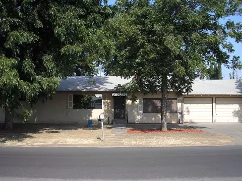 492 Patsy St, Porterville, CA 93257 photo 1