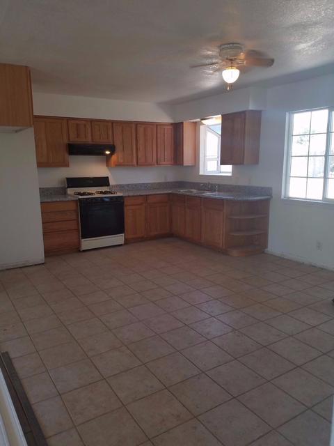 16551 Crystal St, Tulare, CA 93274 photo 3