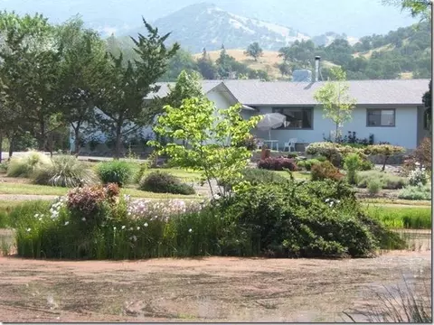 33609 Globe Dr, Springville, CA 93265 photo 3