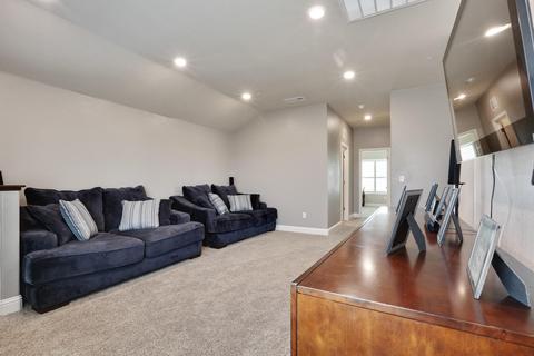 3733 W Clinton Ave, Visalia, CA 93291 photo 17