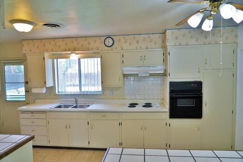 269 W Spring Ln, Lemoore, CA 93245 photo 11