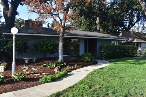 1403 W Beverly Dr, Visalia, CA 93277 photo 6