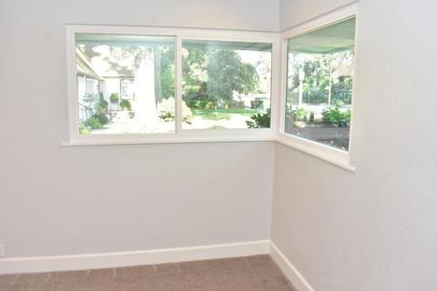 1403 W Beverly Dr, Visalia, CA 93277 photo 27