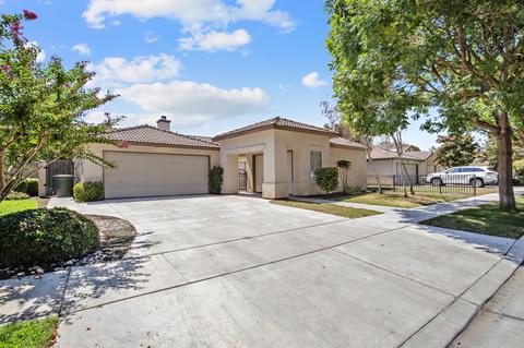 1613 Victor Ave, Visalia, CA 93292 photo 2
