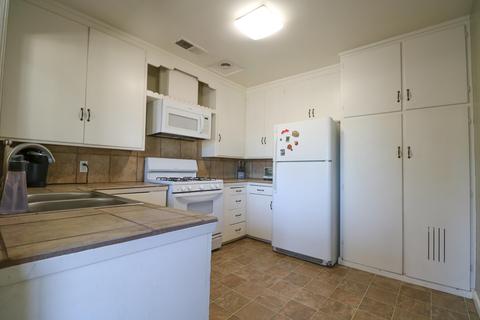 1372 E Sequoia Ave, Tulare, CA 93274 photo 7