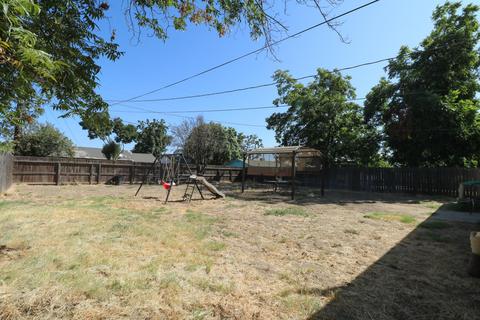 1372 E Sequoia Ave, Tulare, CA 93274 photo 15