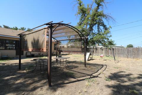 1372 E Sequoia Ave, Tulare, CA 93274 photo 21