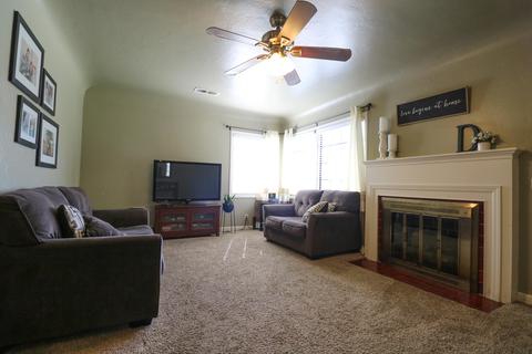 1372 E Sequoia Ave, Tulare, CA 93274 photo 4