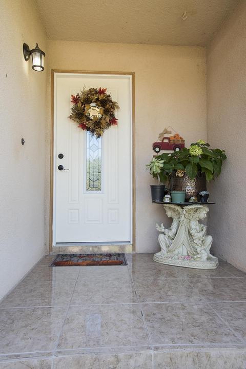 241 E Lynn Ave, Tulare, CA 93274 photo 5