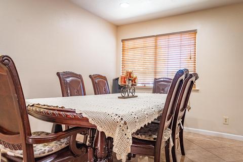 241 E Lynn Ave, Tulare, CA 93274 photo 9