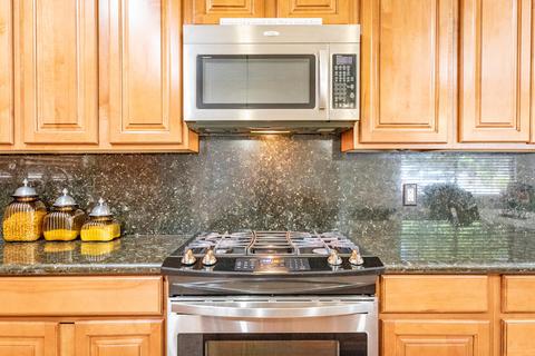 241 E Lynn Ave, Tulare, CA 93274 photo 14