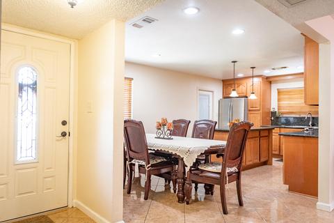 241 E Lynn Ave, Tulare, CA 93274 photo 6