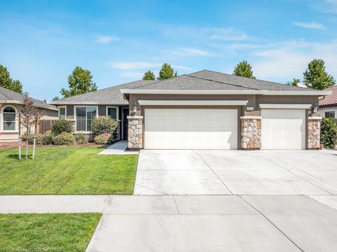 3924 E Harter Ct, Visalia, CA 93292 photo 2